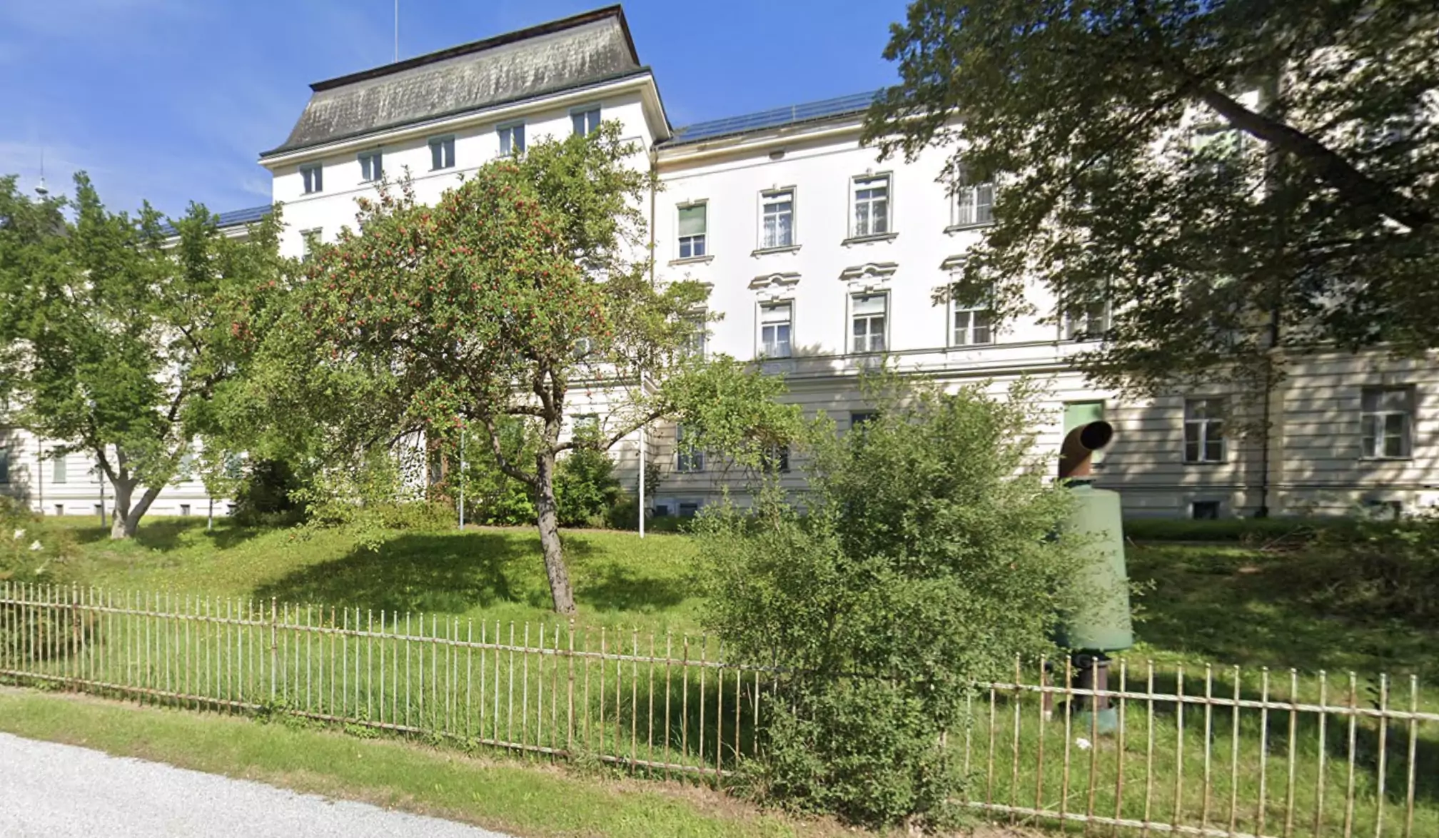 Foto auf 5min.at zeigt das Gebäude des Landespflegezentrum Kindberg.