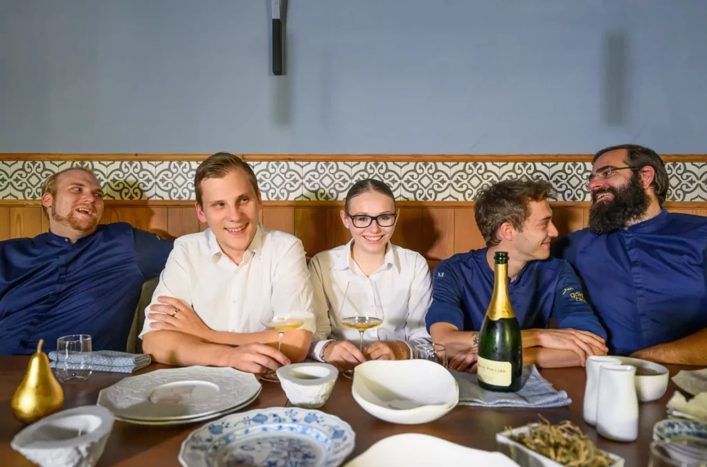 Foto auf 5min.at zeigt das Team der "Goldenen Birn".