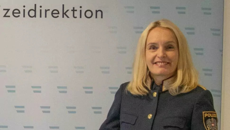 Das Bild auf 5min.at zeigt die Kärntner Landespolizeidirektorin Michaela Kohlweiß.