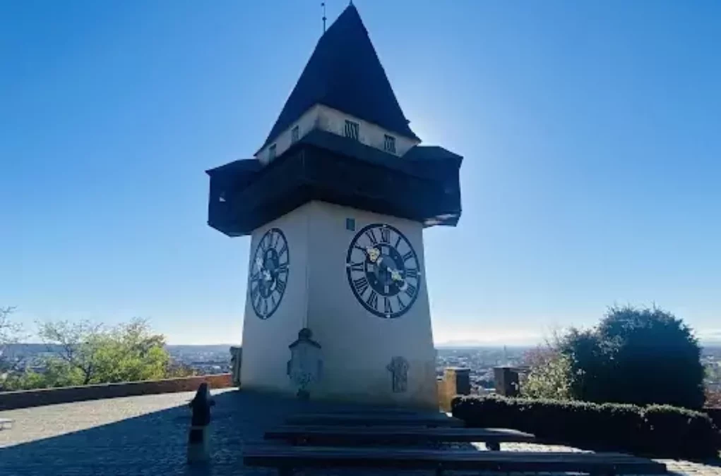 Foto in einem Beitrag von 5min.at zeigt den Grazer Uhrturm.