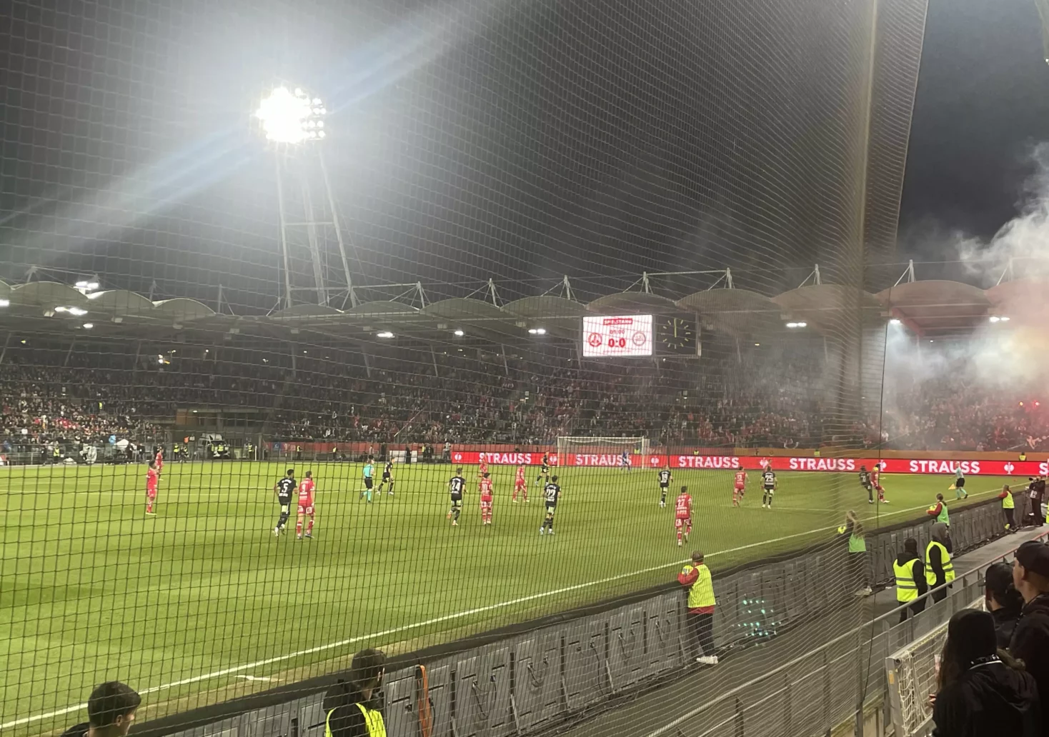 Foto auf 5min.at zeigt das GAK Sturm Graz Derby im November 2023
