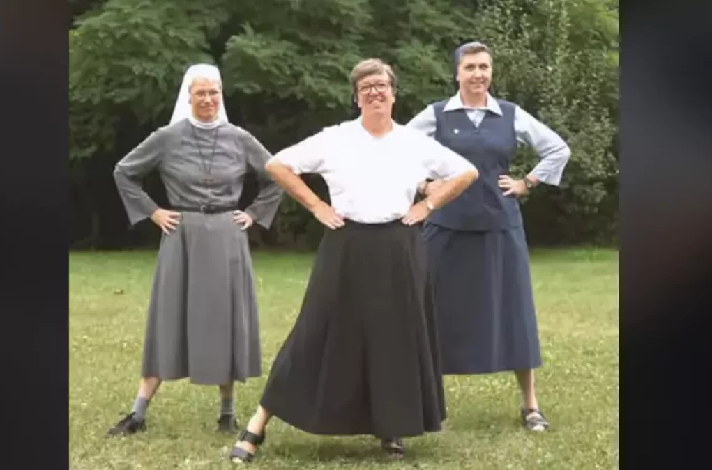 Bild auf 5min.at zeigt drei tanzende Ordensschwestern.