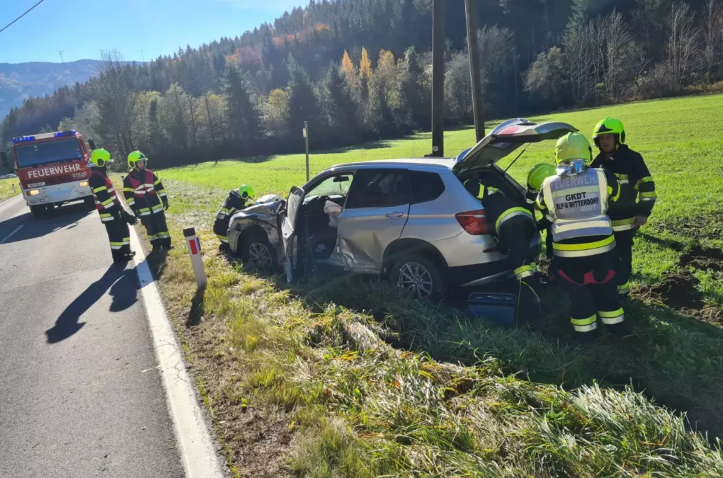 Totalsperre nach Unfall auf der L102