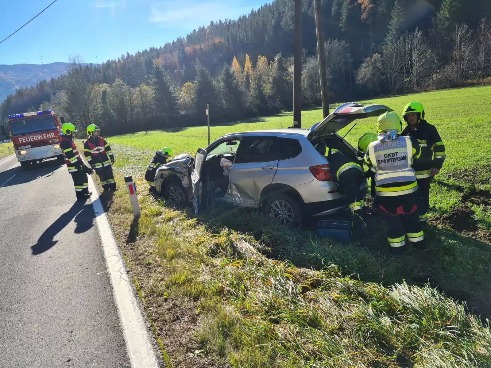 Totalsperre nach Unfall auf der L102