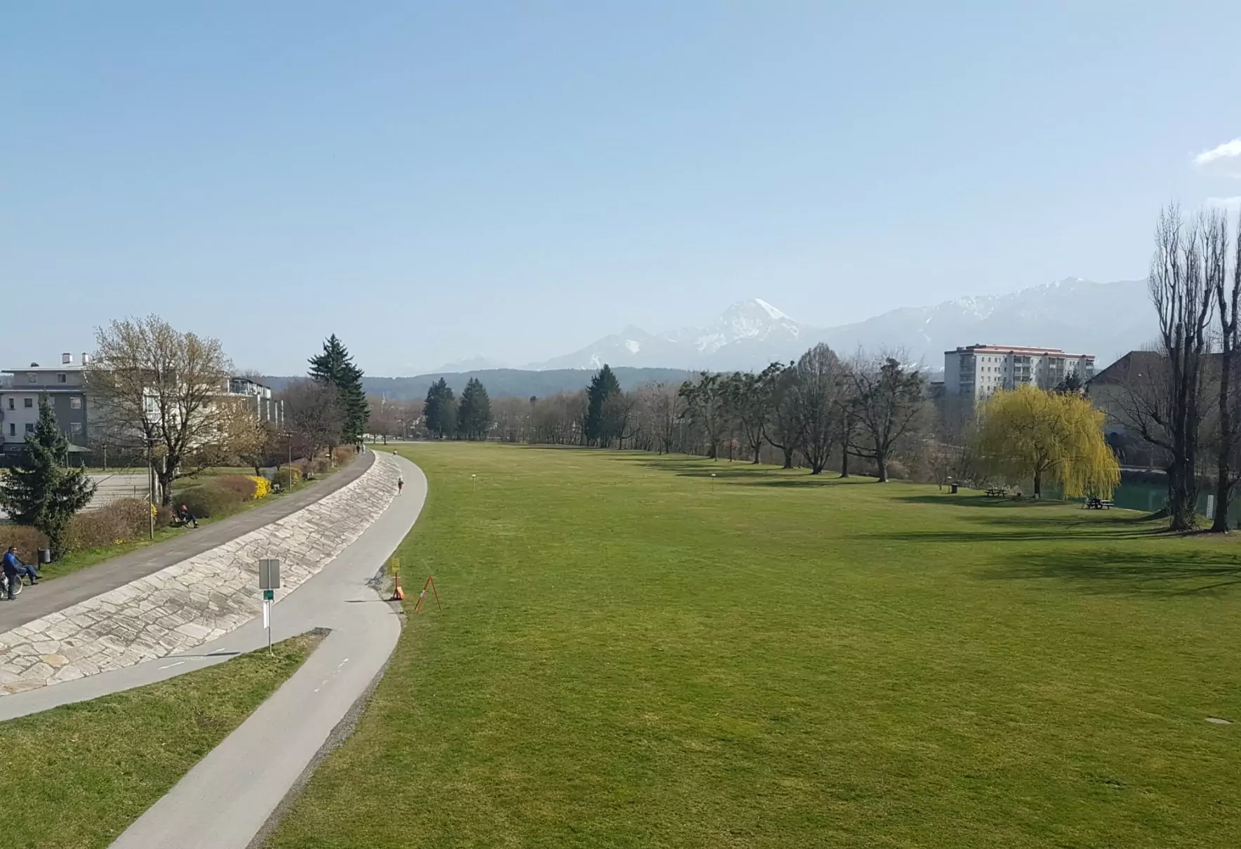 Ein Bild auf 5min.at zeigt den Wasenboden in Villach
