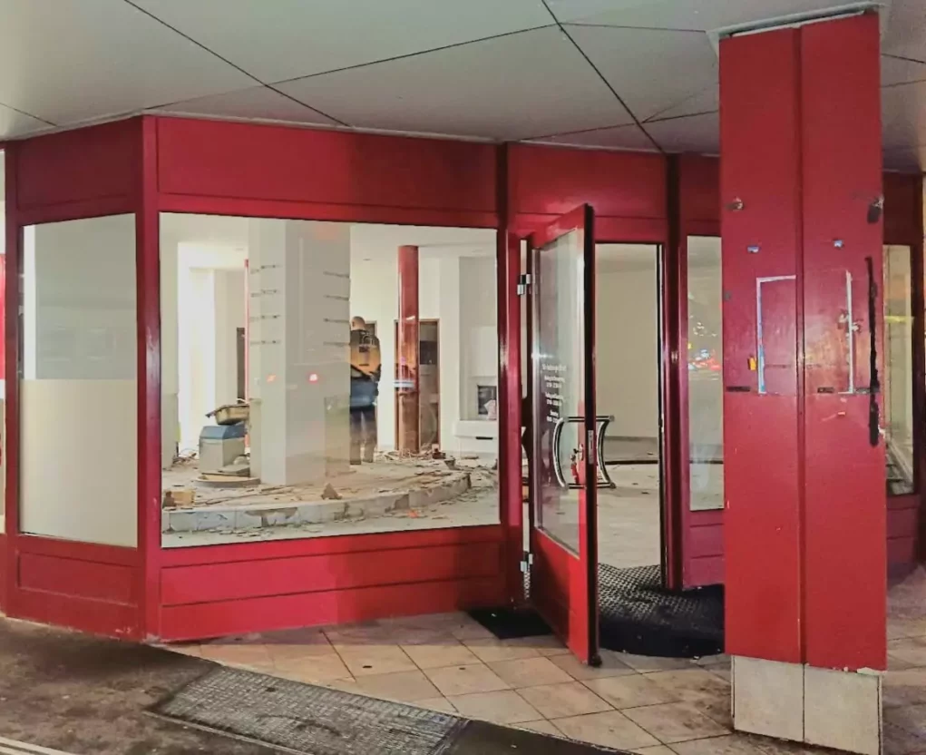 Neues Leben am Bahnhofsplatz: Was zieht da an der Ecke ein?