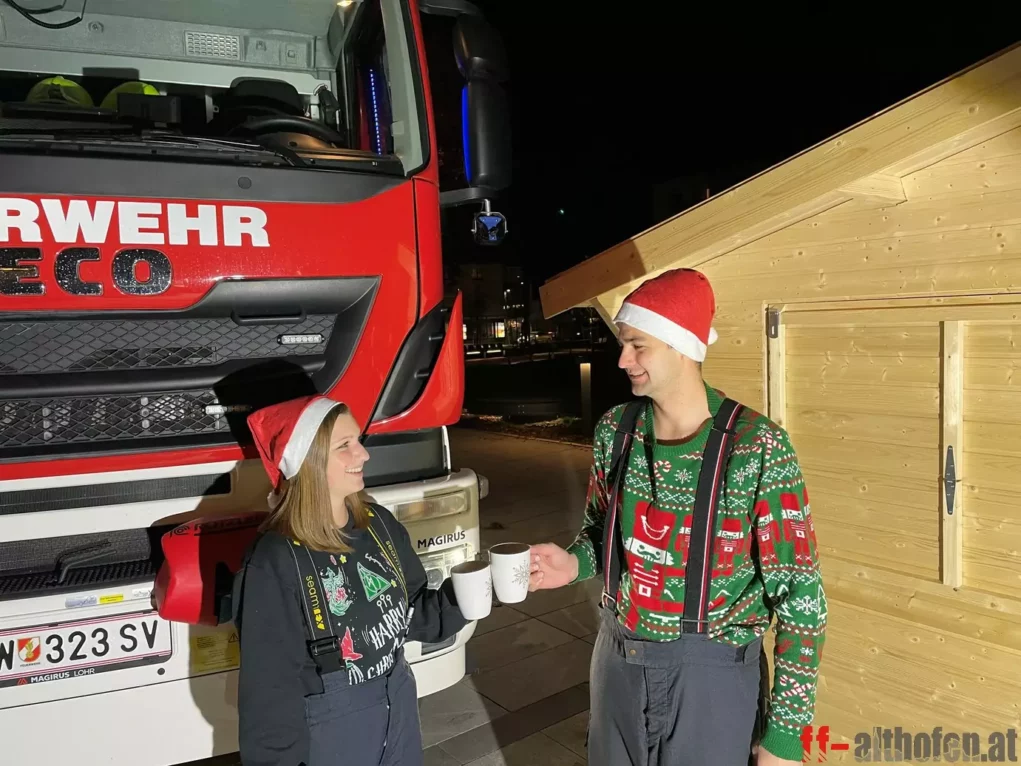 Ein Bild zeigt die Althofner Florianis Verena Geier und Nicolas Hochsteiner.