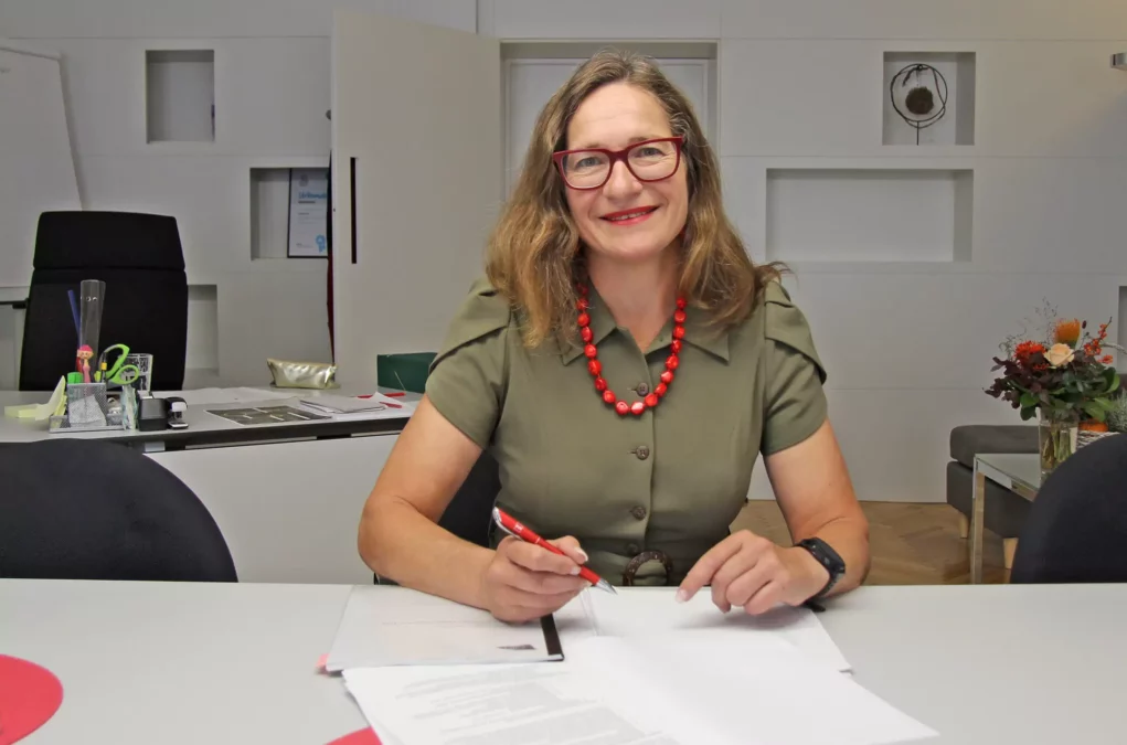 Foto in Beitrag von 5min.at: Zu sehen ist die neue Stadtr&auml;tin Constance Mochar.