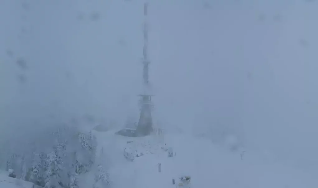 Bild auf 5min.at zeigt verschneite Webcam-Aufnahmen von Kaibling in Schladming.