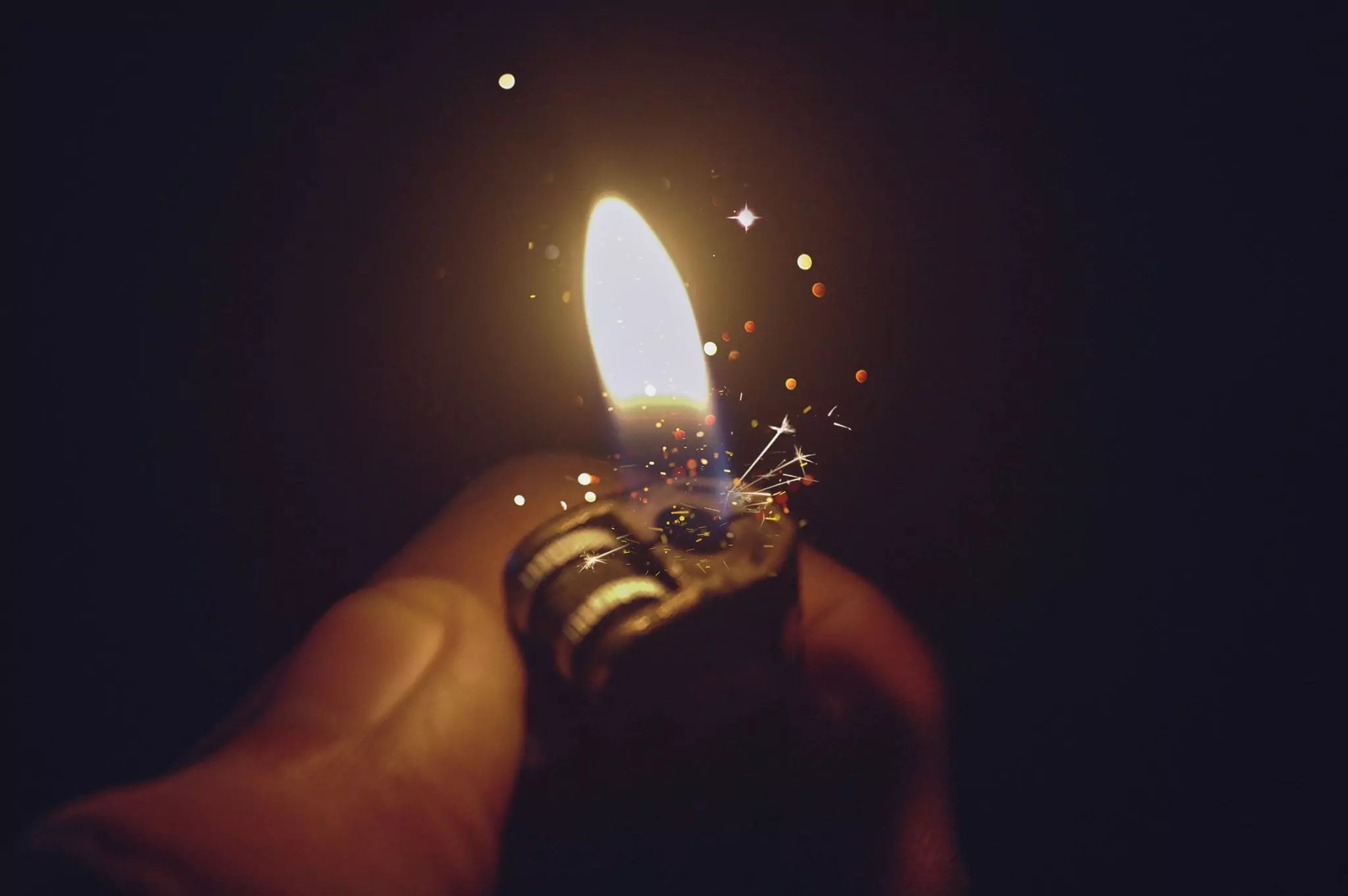 Symbolfoto auf 5min.at zeigt ein Feuerzeug.