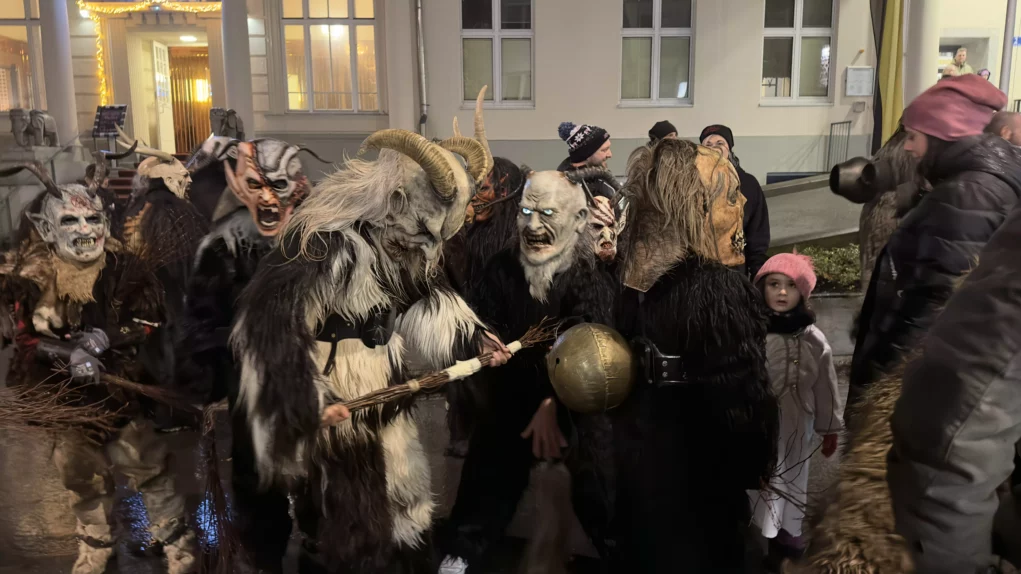 850 Krampusse lehrten Villachern das Fürchten