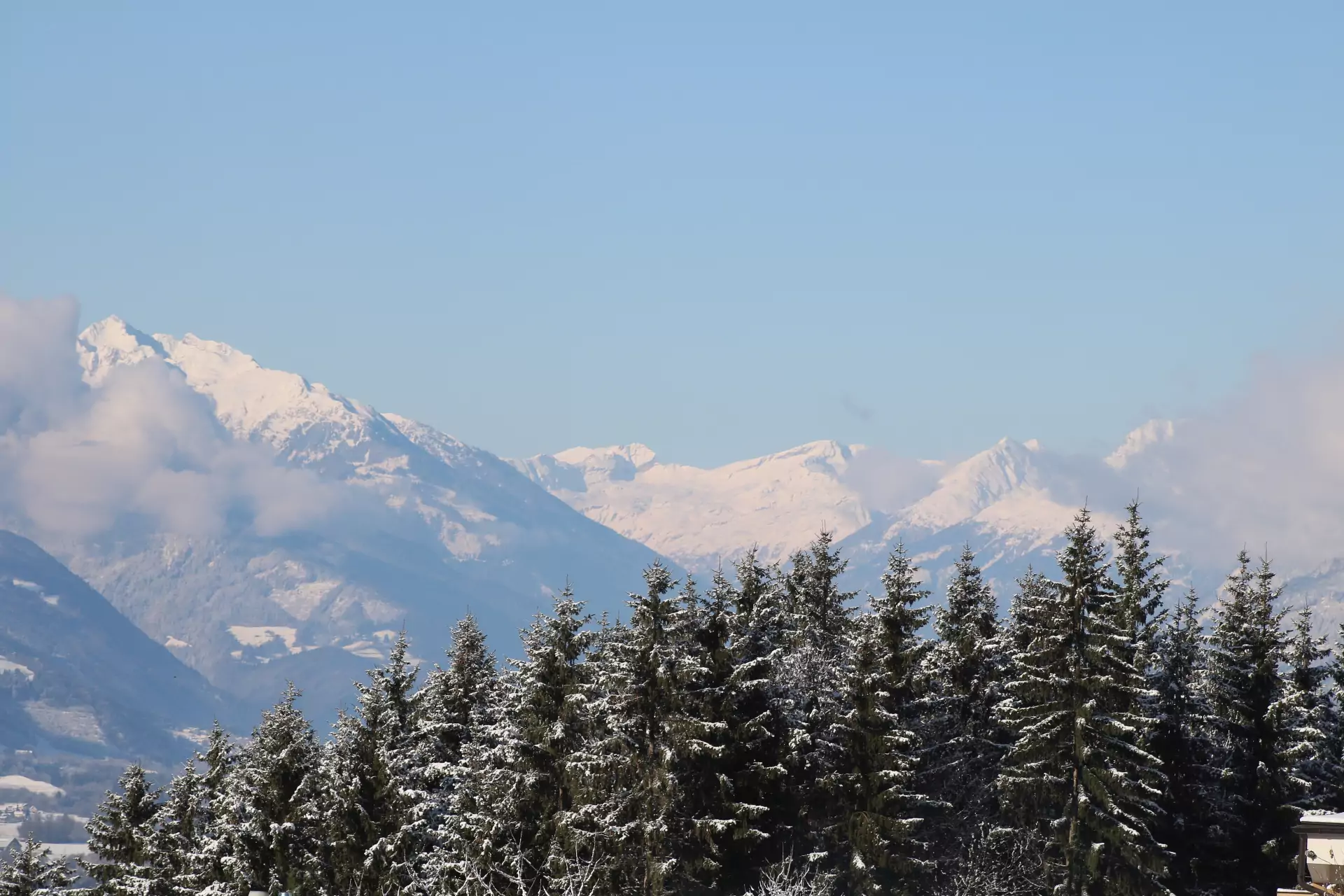 Foto auf 5min.at zeigt die verschneite Landschaft in Oberkärnten.