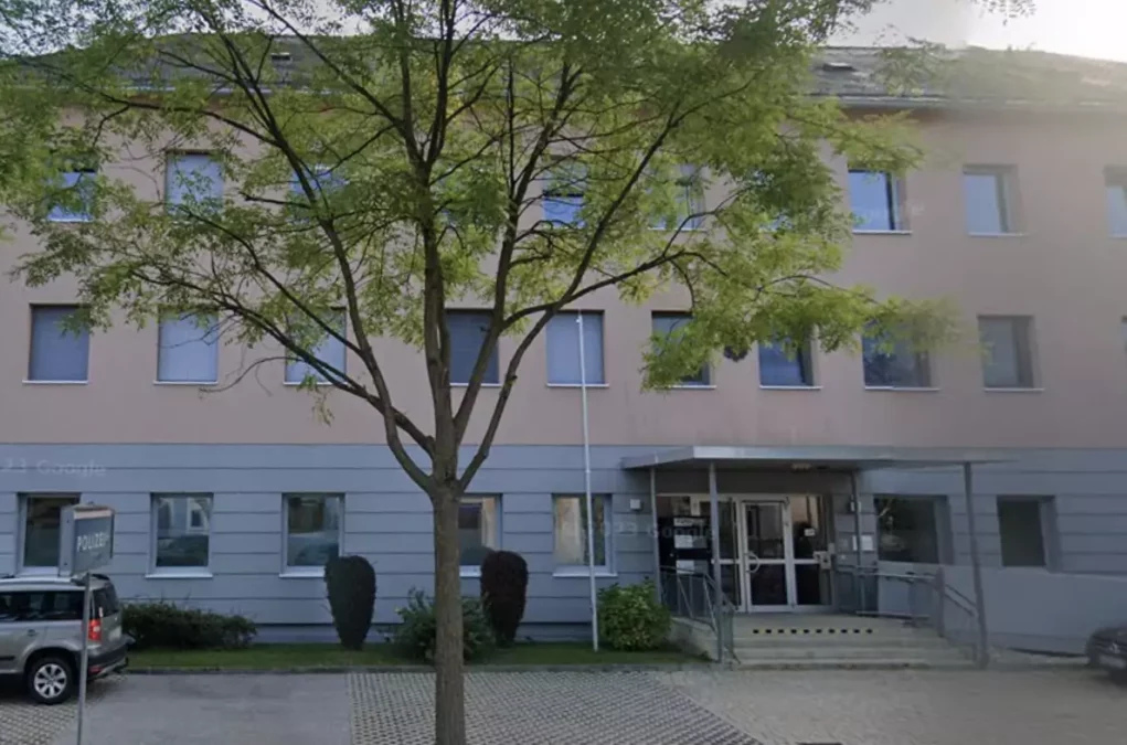 Symbolfoto auf 5min.at zeigt das Bezirksgericht Fürstenfeld.