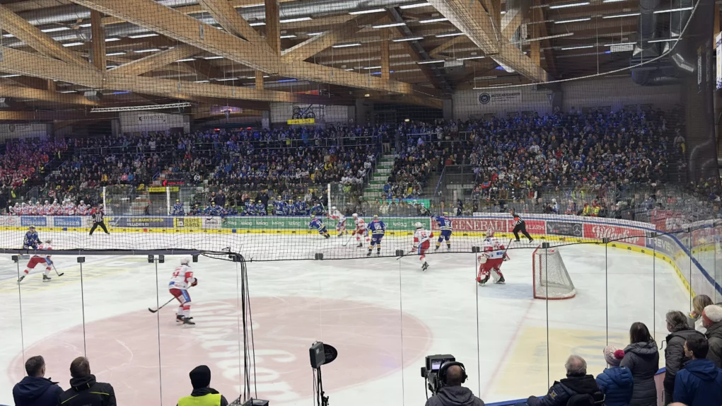 Bild auf 5min.at zeigt die Villacher Stadthalle beim Kärnten-Derby.
