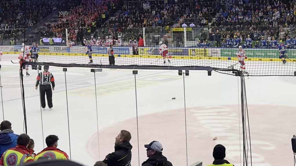 Bild auf 5min.at zeigt die Villacher Stadthalle beim Kärnten-Derby.