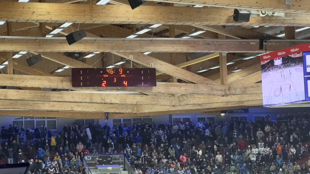 Bild auf 5min.at zeigt die Villacher Stadthalle beim Kärnten-Derby.