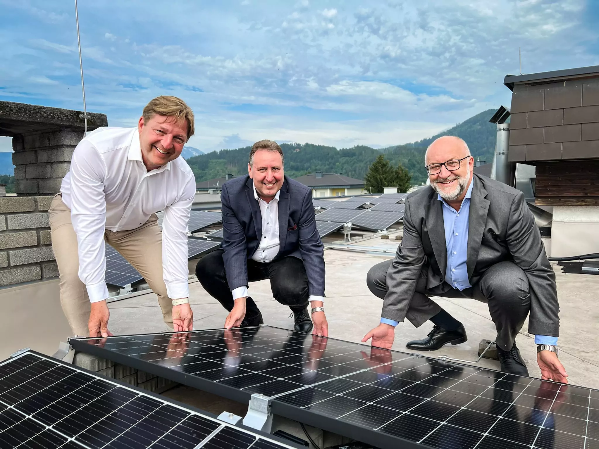 Ein Bild auf 5min.at zeigt Bürgermeister Günther Albel, Stadtrat Erwin Baumann und Stadtwerke-Vorstand Erwin Smole.