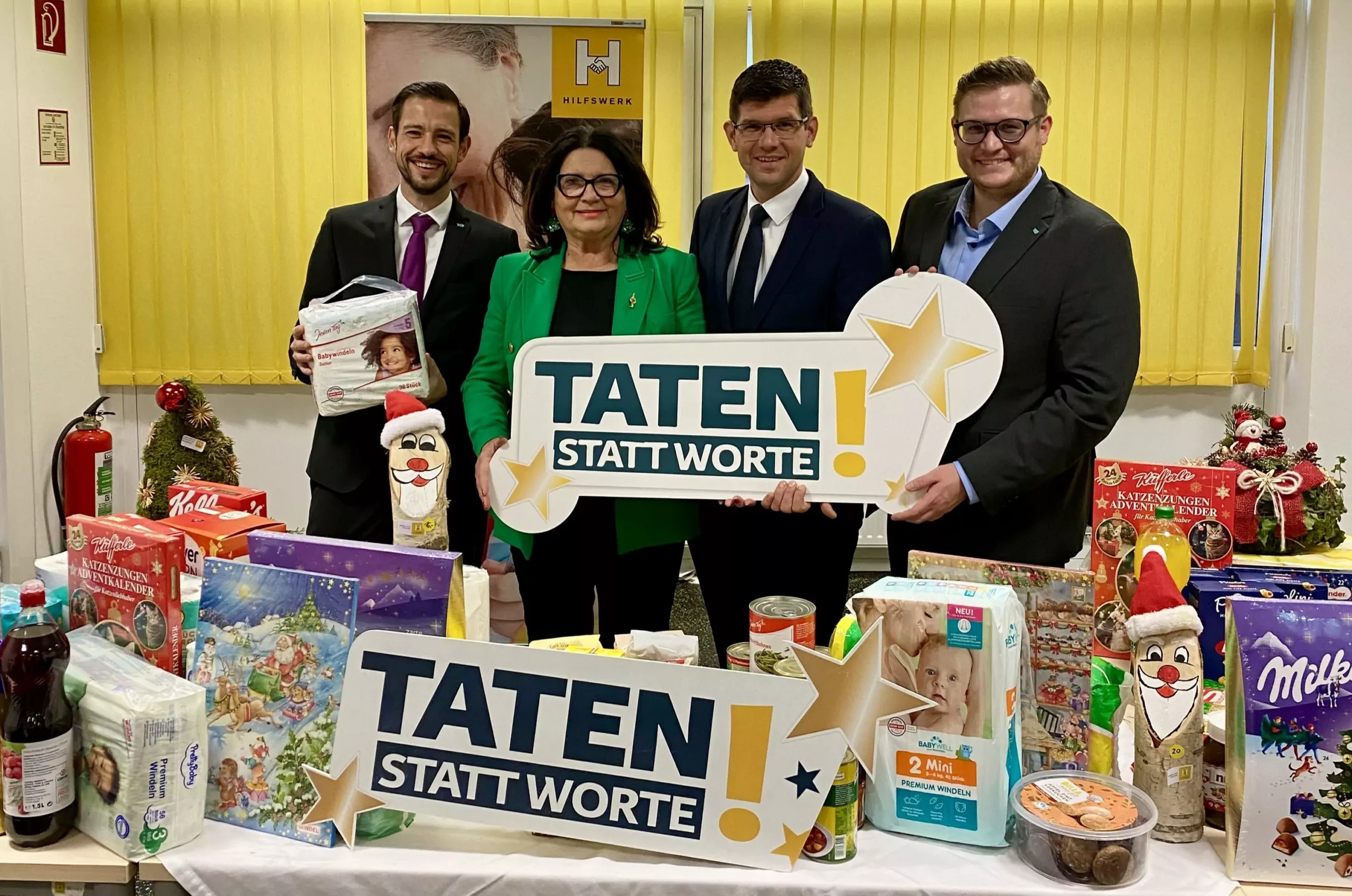 Ein Bild auf 5min.at zeigt Landesrat Sebastian Schuschnig, Elisabeth Scheucher-Pichler, Präsidenti des Hilfswerks Kärnten, Landeshauptmann-Stellvertreter Martin Gruber und Julian Geier, Obmann der JVP.