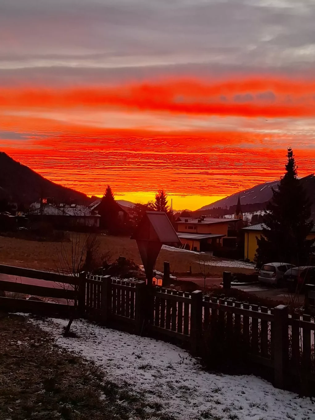 Foto in Beitrag von 5min.at: Zu sehen ist das Morgenrot in Kärnten.