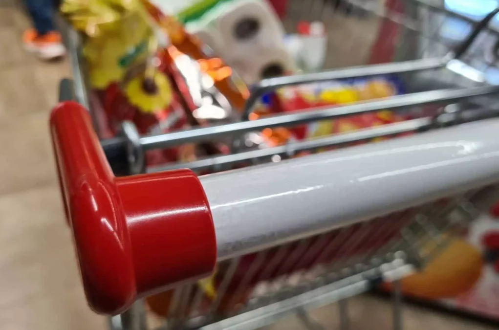 Ein Bild auf 5min.at zeigt einen Einkaufswagen.