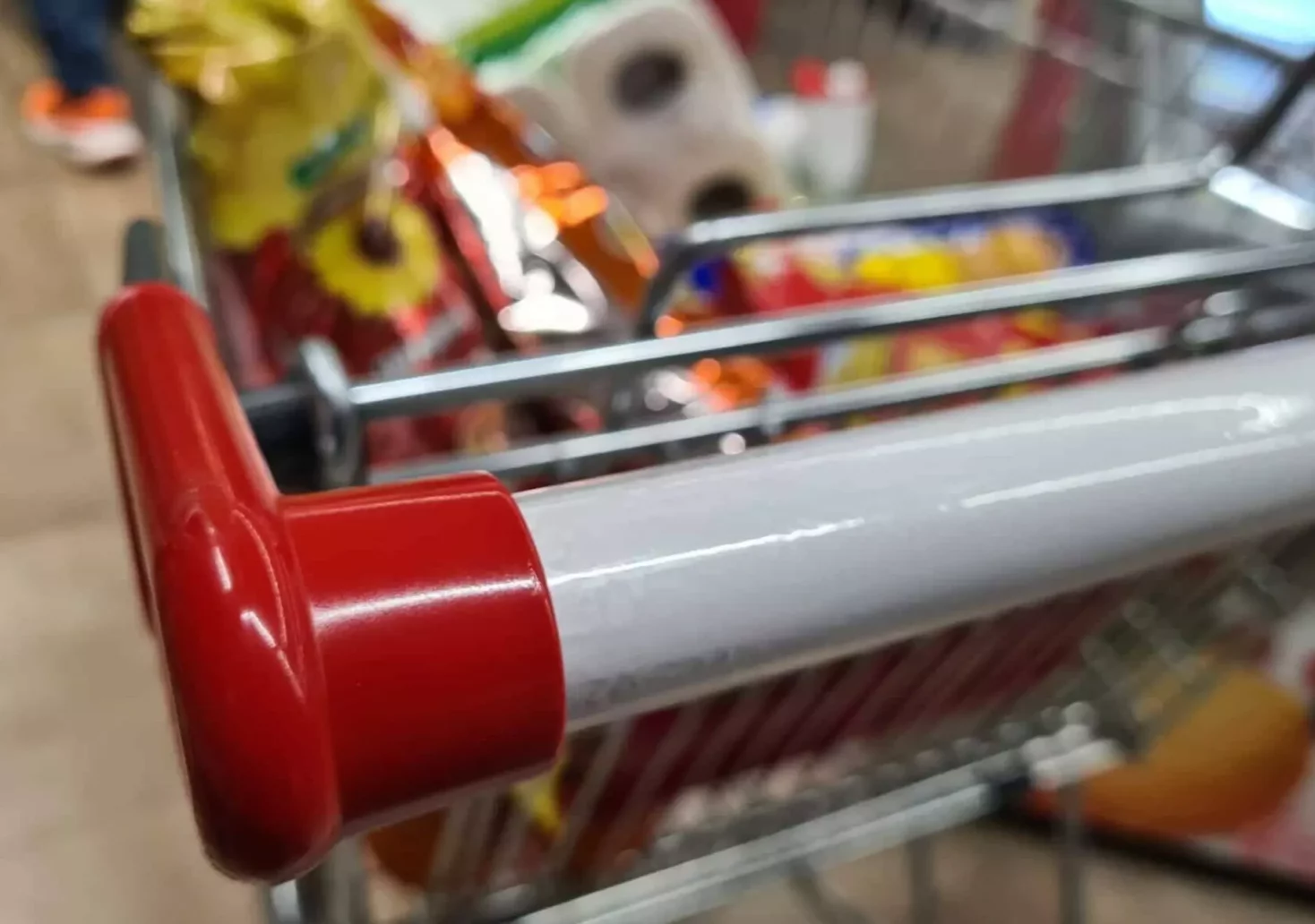 Ein Bild auf 5min.at zeigt einen Einkaufswagen.