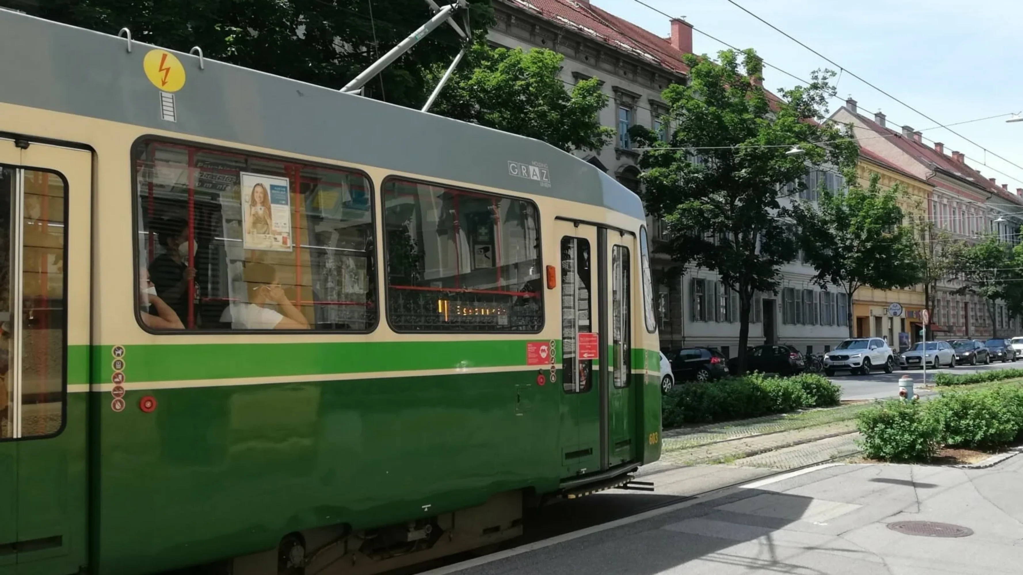 Das Bild auf 5min.at zeigt eine Straßenbahn in Graz