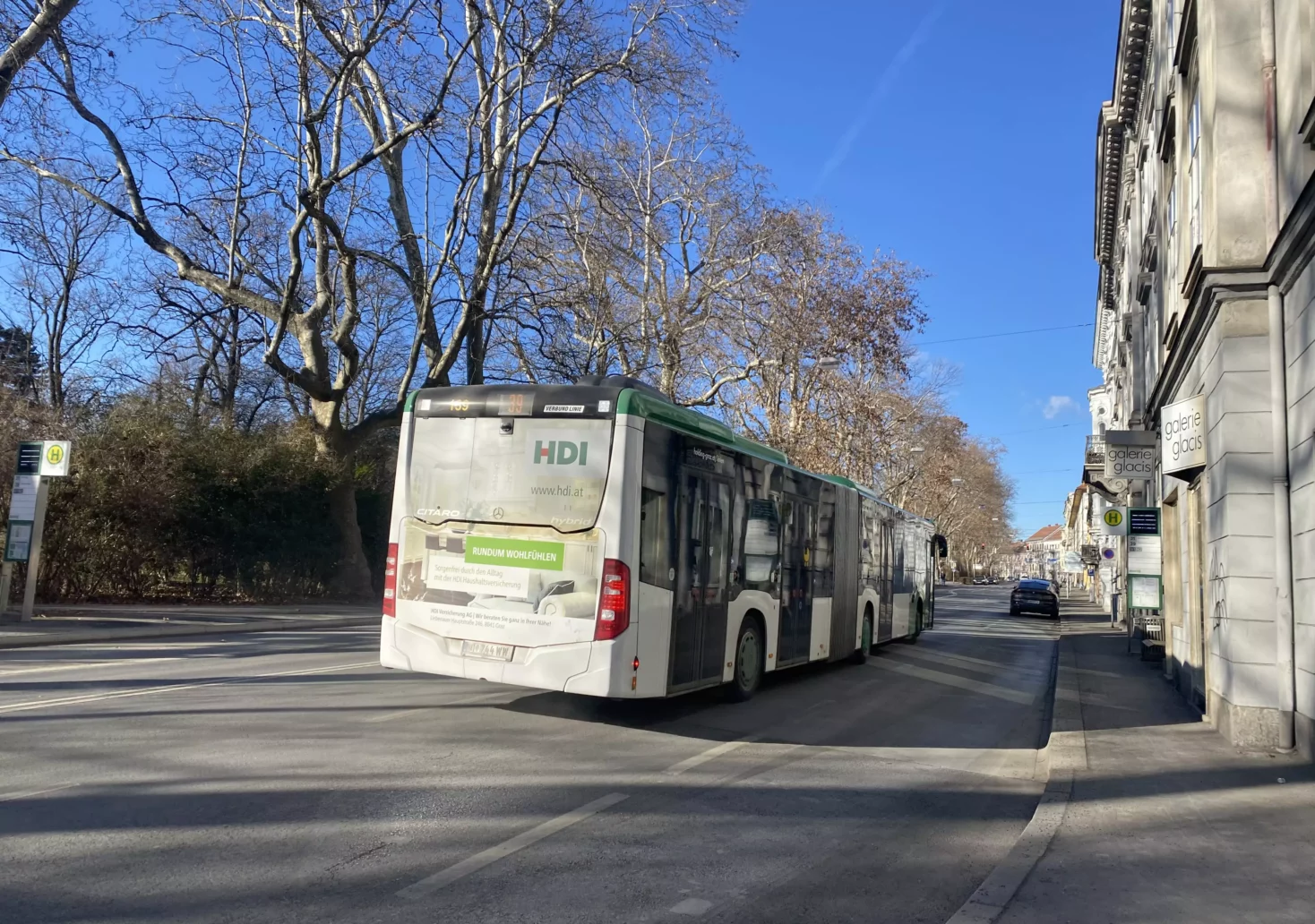 Bild auf 5min.at zeigt einen Bus in der Grazer Glacisstra&szlig;e