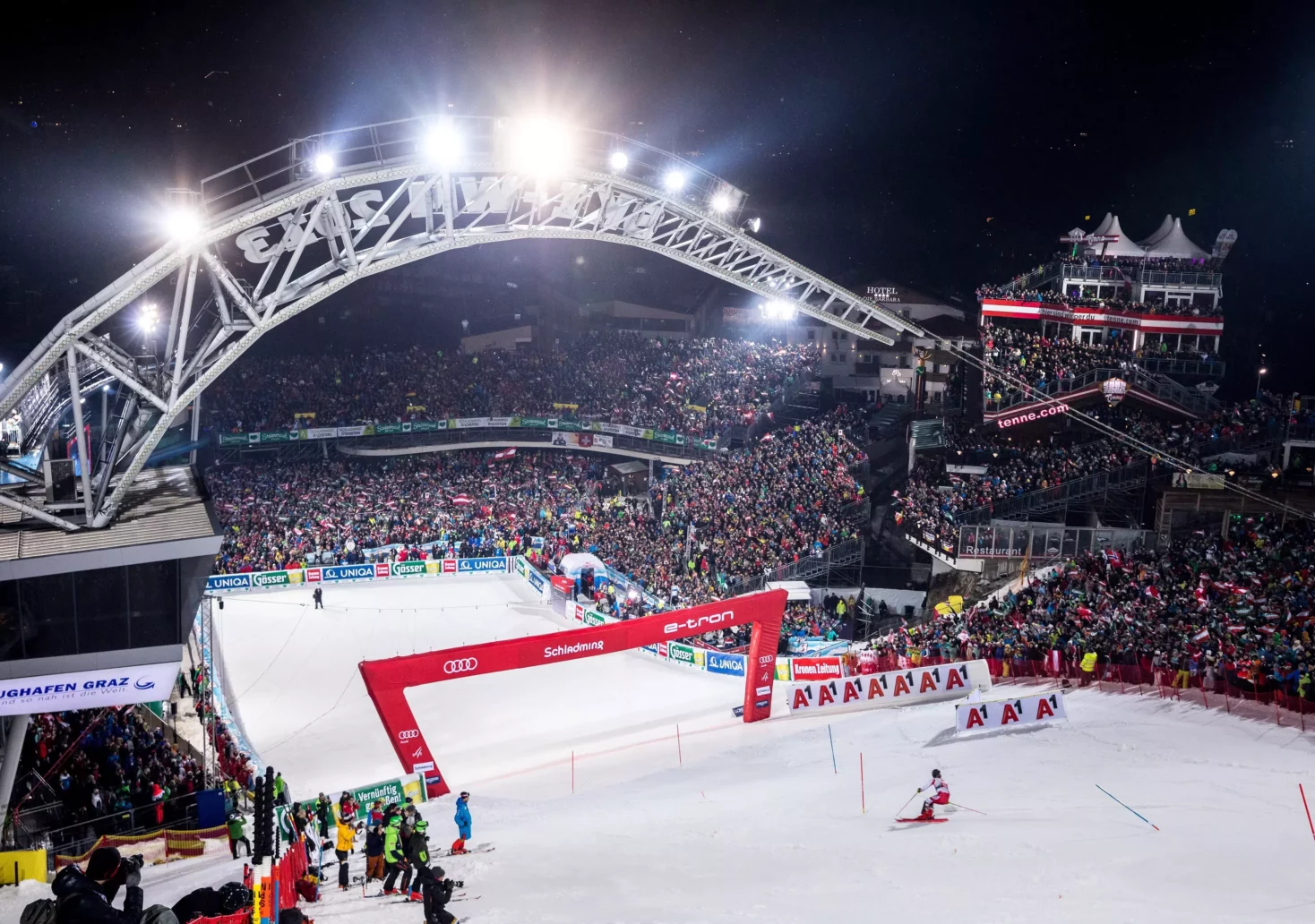 Foto auf 5min.at zeigt das Nightrace in Schladming.