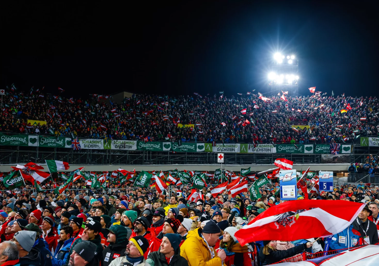 Foto auf 5min.at zeigt das Nightrace in Schladming.