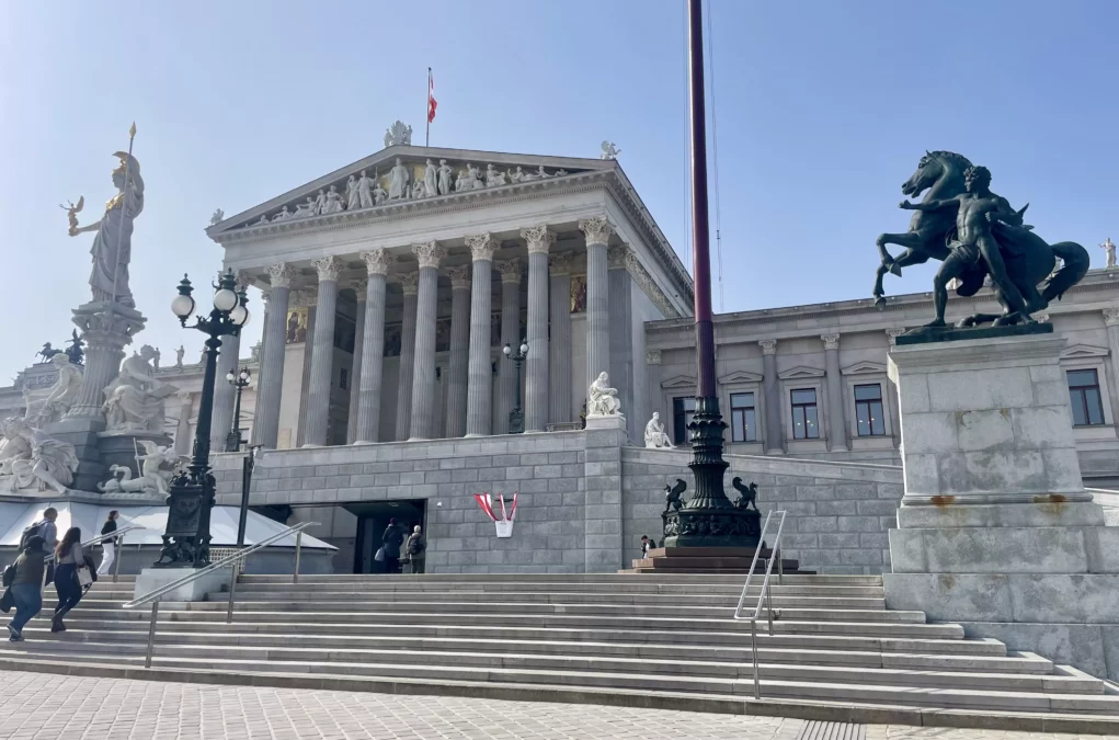 Bild auf 5min.at zeigt das Parlament in Wien.