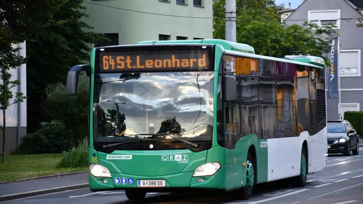 Foto auf www.5min.at zeigt einen Bus.