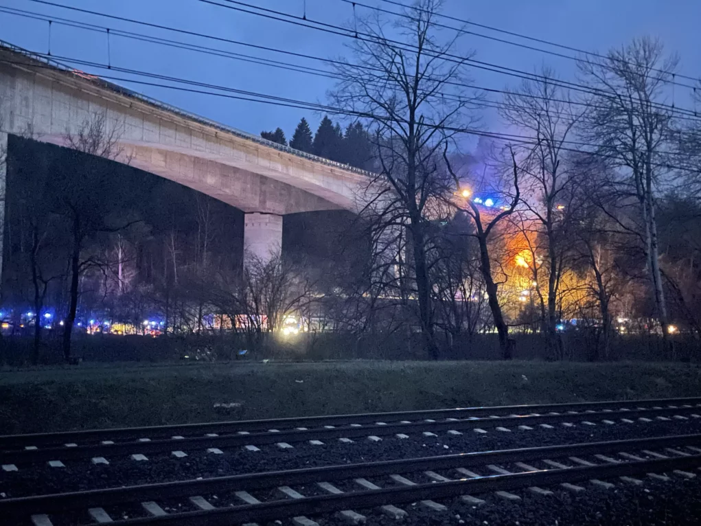 Heftiger Unfall auf A10: Lkw-Lenker überlebte es nicht