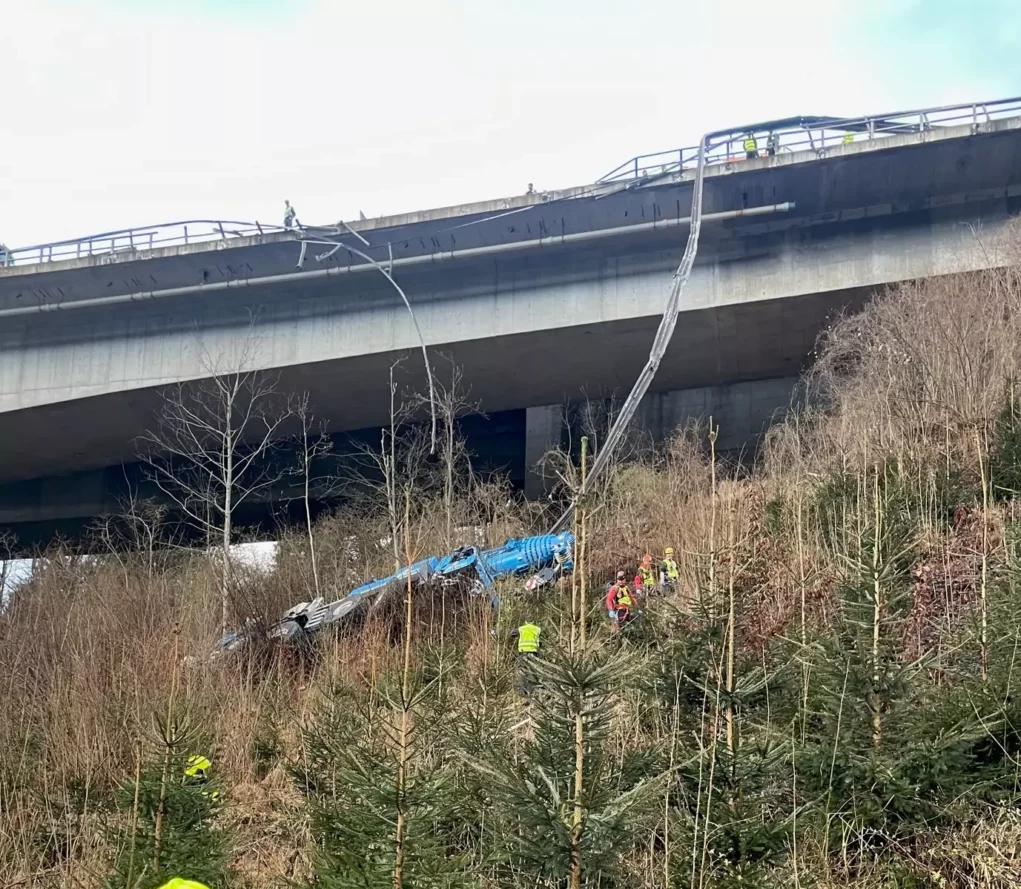 Heftiger Unfall auf A10: Lkw-Lenker überlebte es nicht
