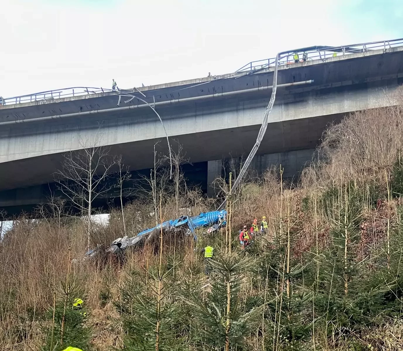Heftiger Unfall auf A10: Lkw-Lenker überlebte es nicht