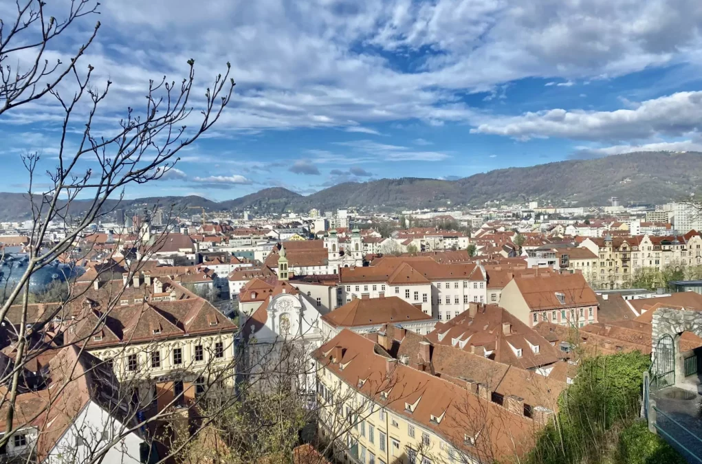 Bild auf 5min.at zeigt mehrere H&auml;user in Graz.
