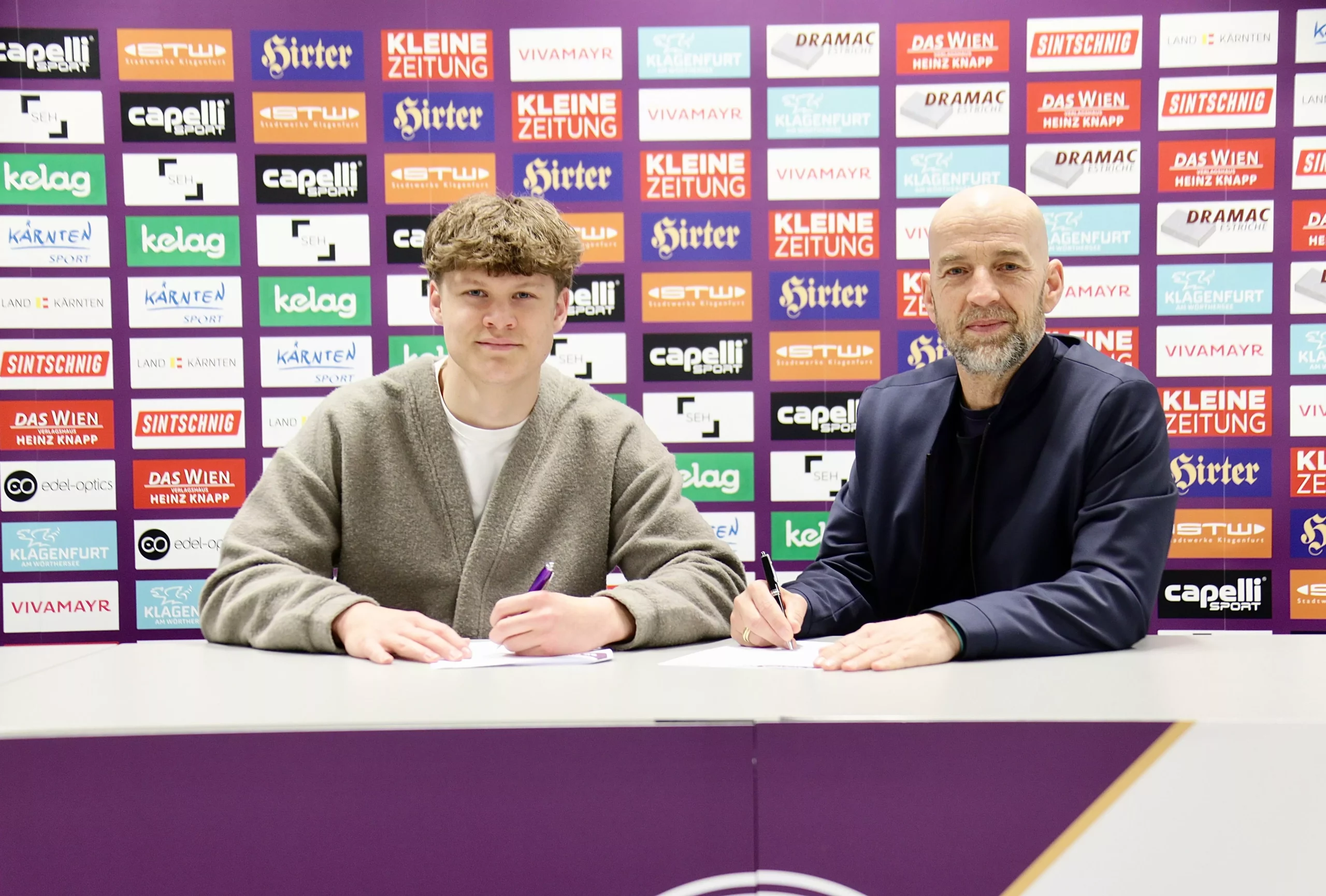 Foto in Beitrag von 5min.at: Zu sehen ist der junge Mann, der bei der Austria verlängert.