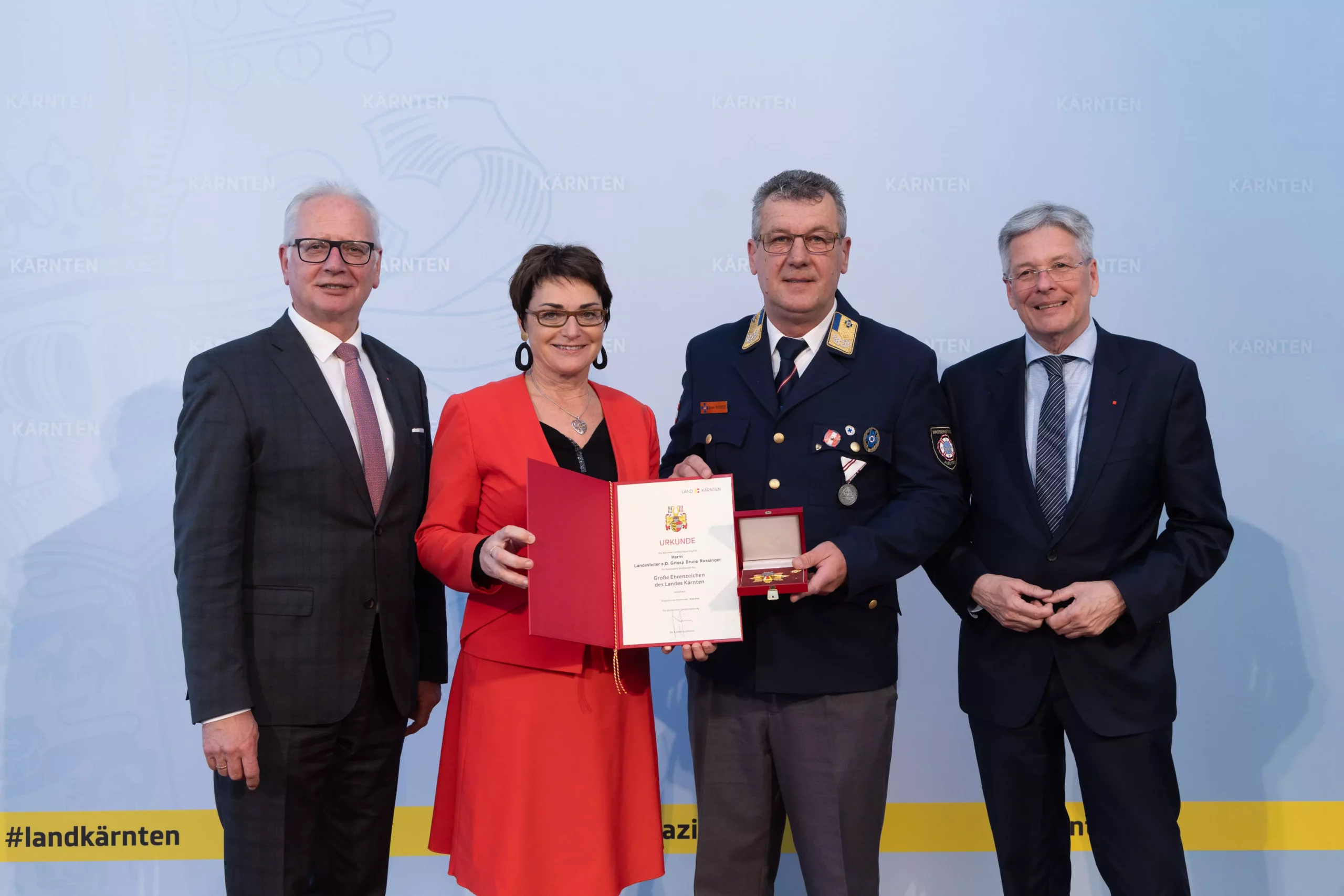 ein Foto auf 5min.at zeigt Reinhart Roh, Beate Prettner, Peter Kaiser und Bruno Rassinger