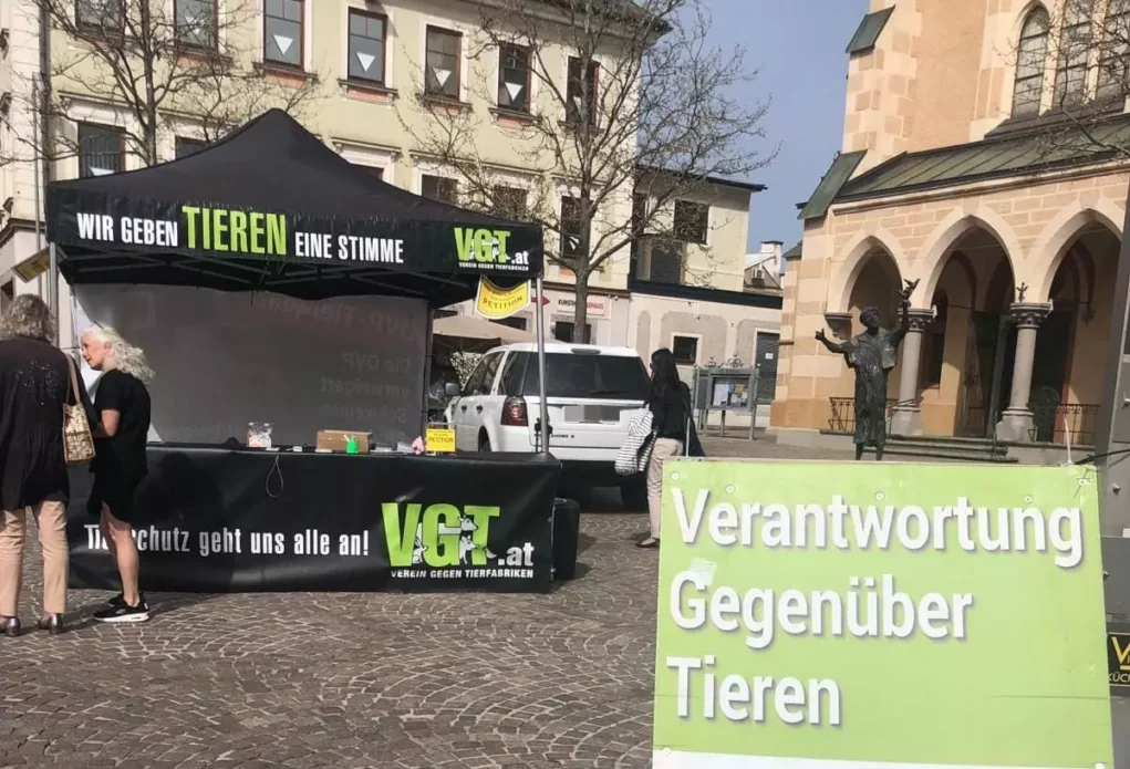 Ein Bild auf 5min.at zeigt die VGT-Protestaktion am Nikolaiplatz
