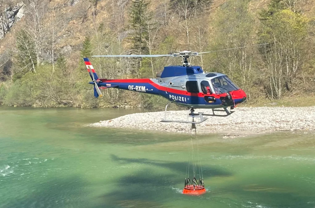 Foto auf 5min.at zeigt eine Polizeihubschrauber