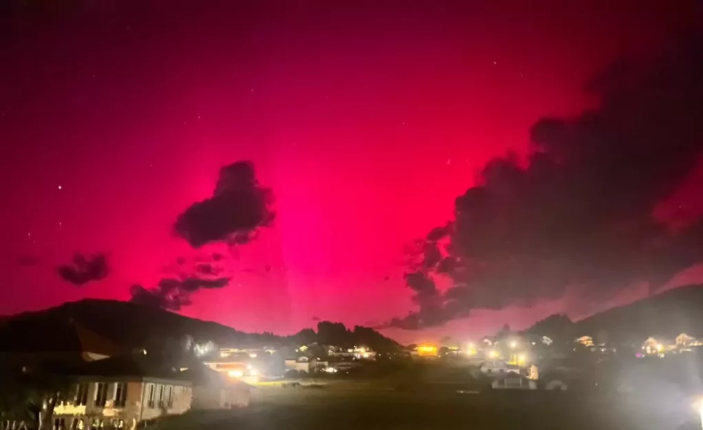 Das Bild auf 5min.at zeigt Polarlichter über Kärnten