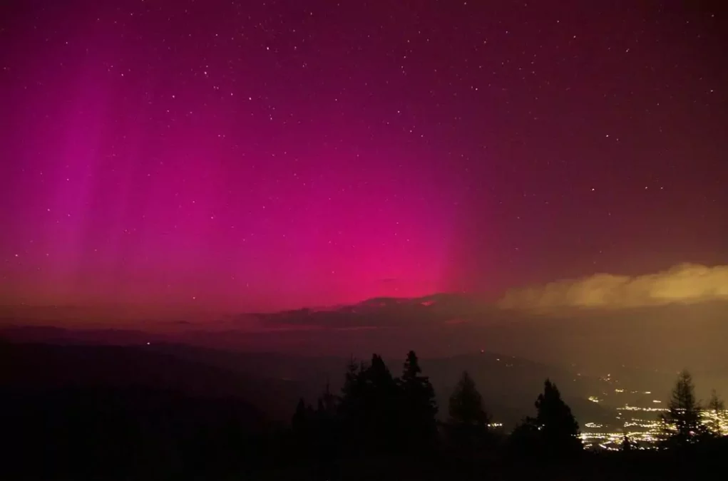 Das Bild auf 5min.at zeigt Polarlichter über Kärnten