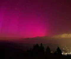 Das Bild auf 5min.at zeigt Polarlichter &uuml;ber K&auml;rnten