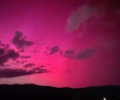 Das Bild auf 5min.at zeigt Polarlichter über Kärnten