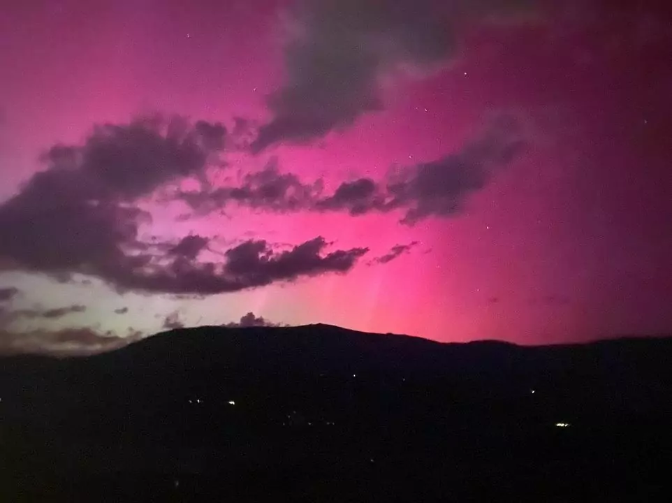 Das Bild auf 5min.at zeigt Polarlichter über Kärnten