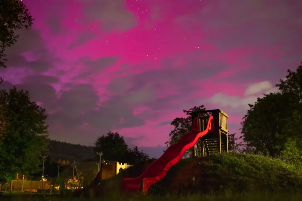 Das Bild auf 5min.at zeigt Polarlichter über Kärnten.