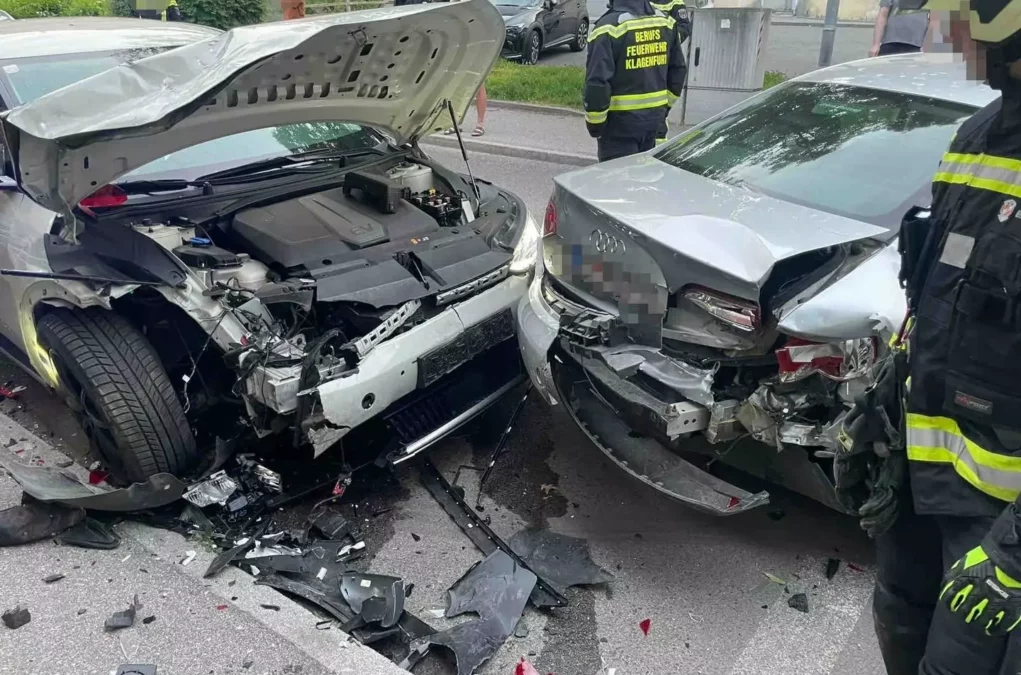 Bild auf 5min.at zeigt einen Verkehrsunfall.