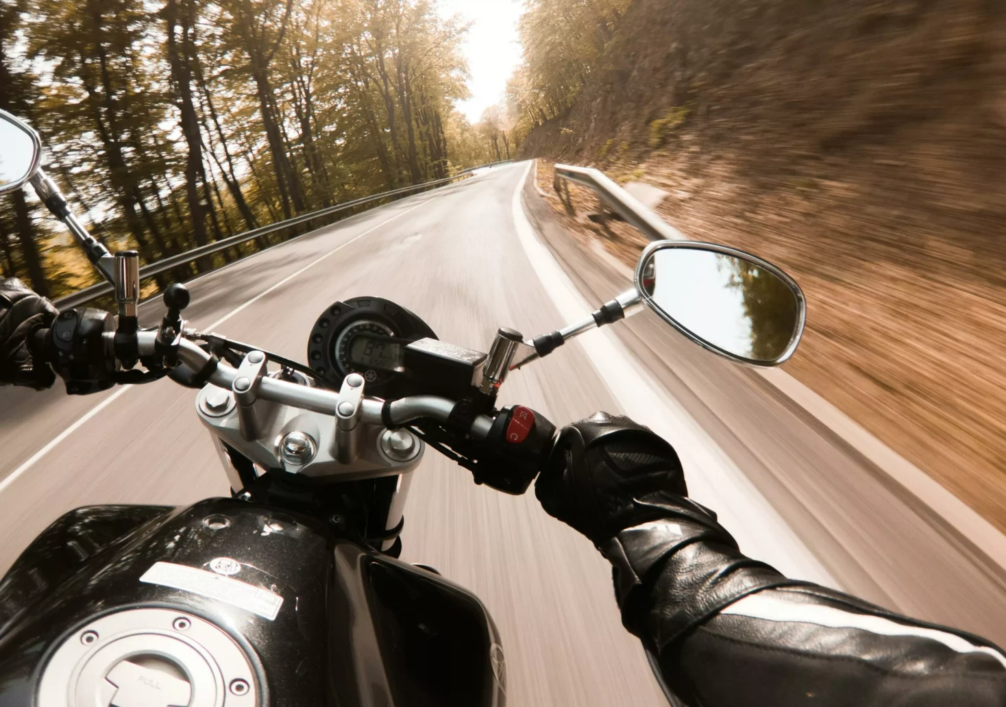 Symbolfoto auf 5min.at zeigt einen Motorradfahrer.