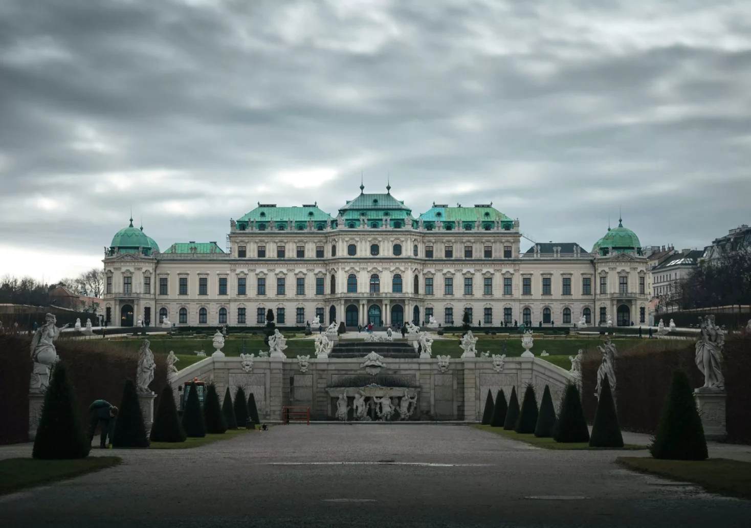 Bild auf 5min.at zeigt das Belvedere in Wien. Das Wetter ist eher trüb.