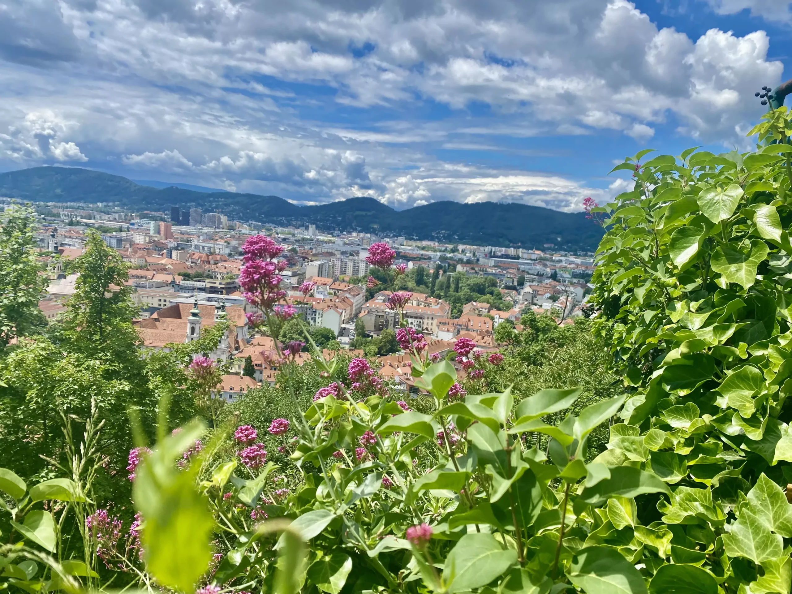 Foto auf 5min.at zeigt die Aussicht auf Graz vom Grazer Schlossberg