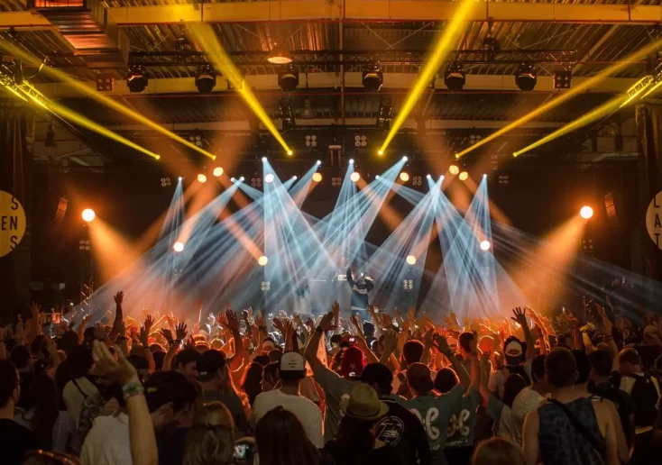 Symbolfoto auf 5min.at zeigt ein Publikum bei einer Veranstaltung.